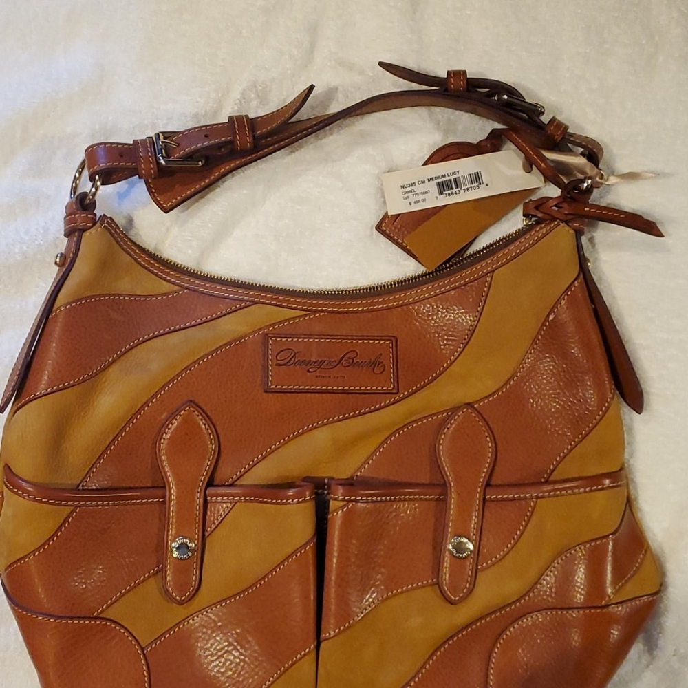 BNWT 2TONE TAN WITH ZIPPER CLOSURE
